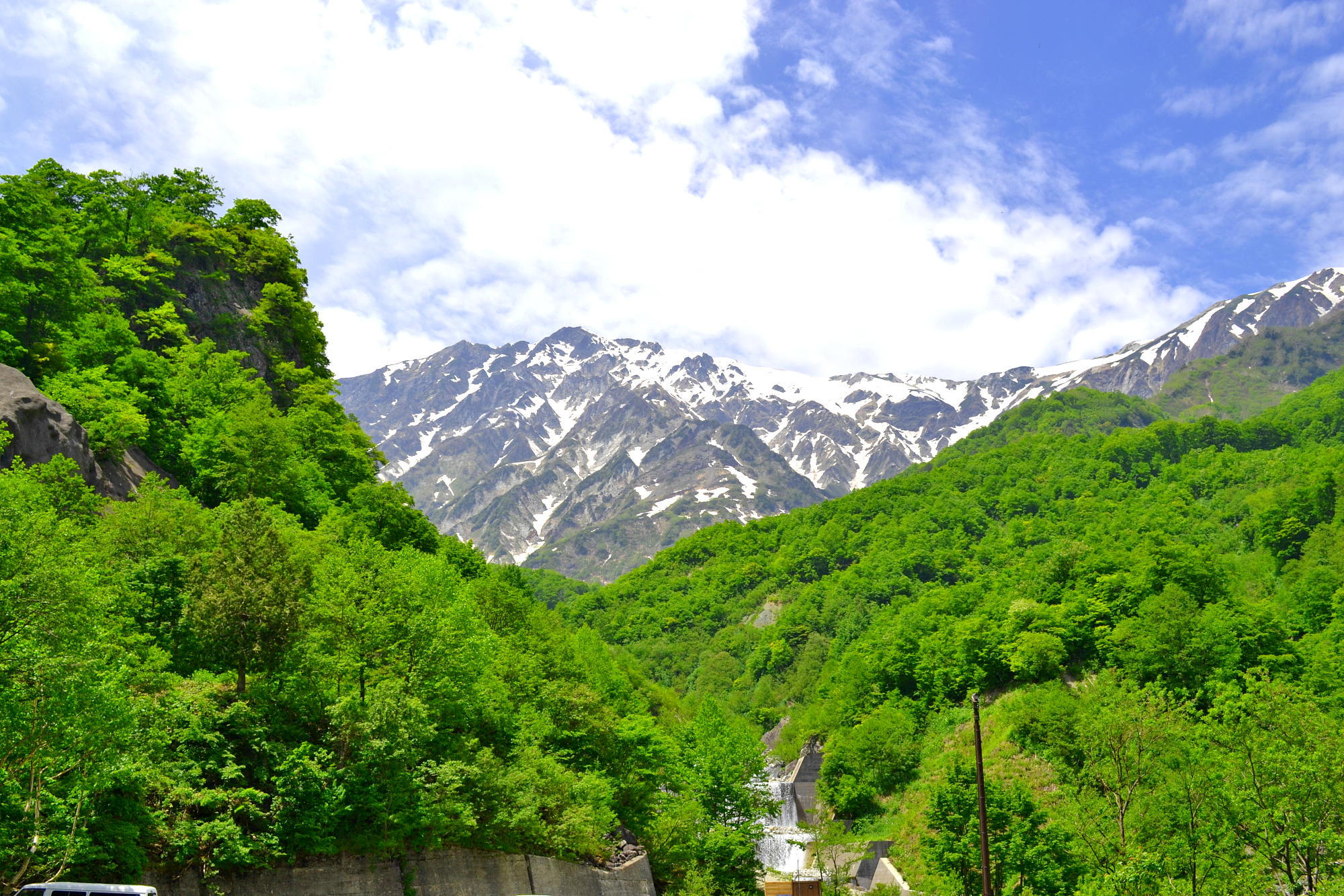 白馬岳と青い空