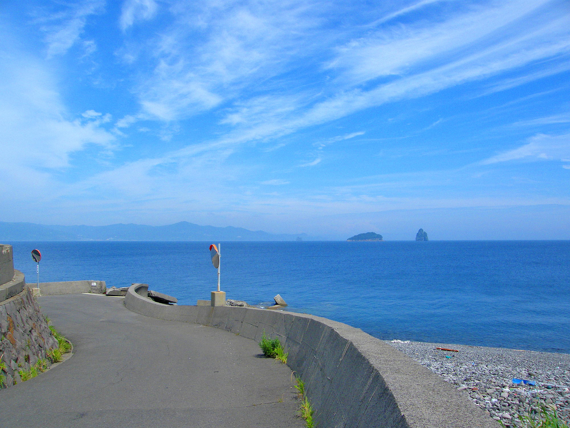 池島の青い空